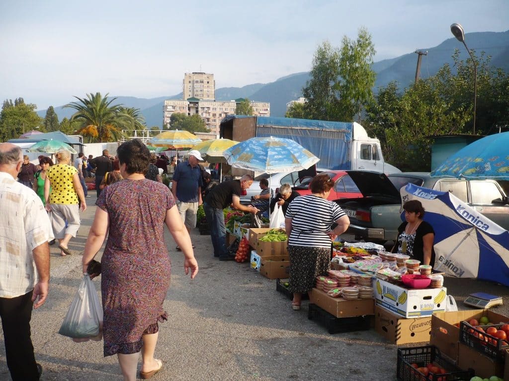 рынок в Абхазии коньяк
