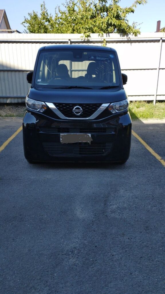 Автомобиль Nissan Roox куплен в Японии специалистами партнерства "Абхазские проекты" , доставлен в россию и растаможен на рФ учет во владикавказе с дальнейшей доставкой в Батайск